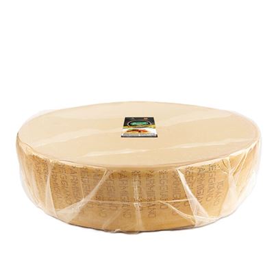 Parmigiano Reggiano sýr 1/2 půl forma DOP chlazený 1xcca 17kg Ghidetti